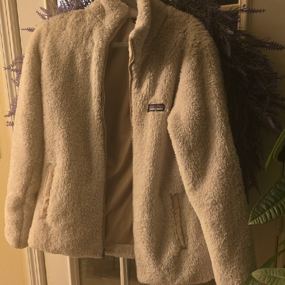 Patagonia Women's Cozy Cream Teddy Jacket